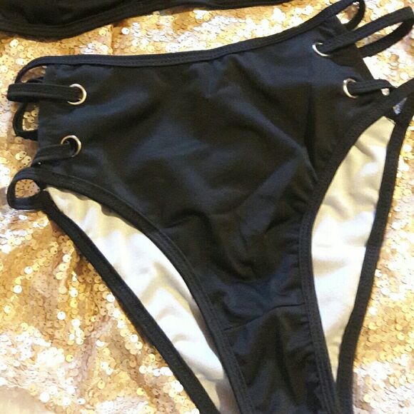 Brand New - Summer Vacation Black Bandage 2pc Lace Up Top and Bottom - Picture 6 of 6